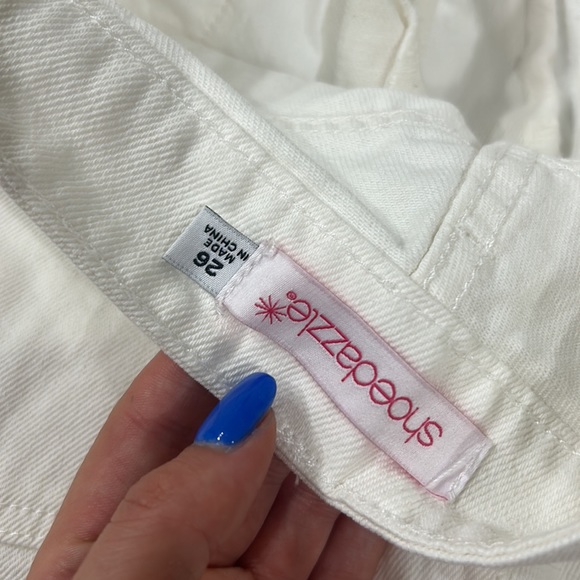 WHITE DENIM SHORTS - Picture 3 of 3